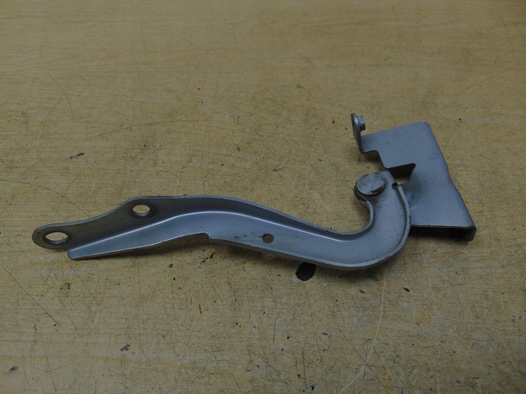 фото №5, Петля капот правий toyota auris i 1 2007-
