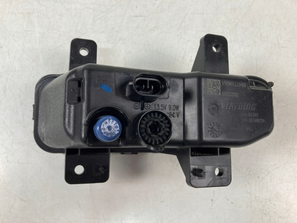 Противотуманная фара правый dodge ram led 68477196aa Оригинал