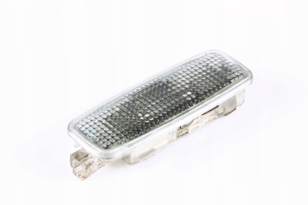 фото №2, Audi лампа освещение салона кабины 4e0947105