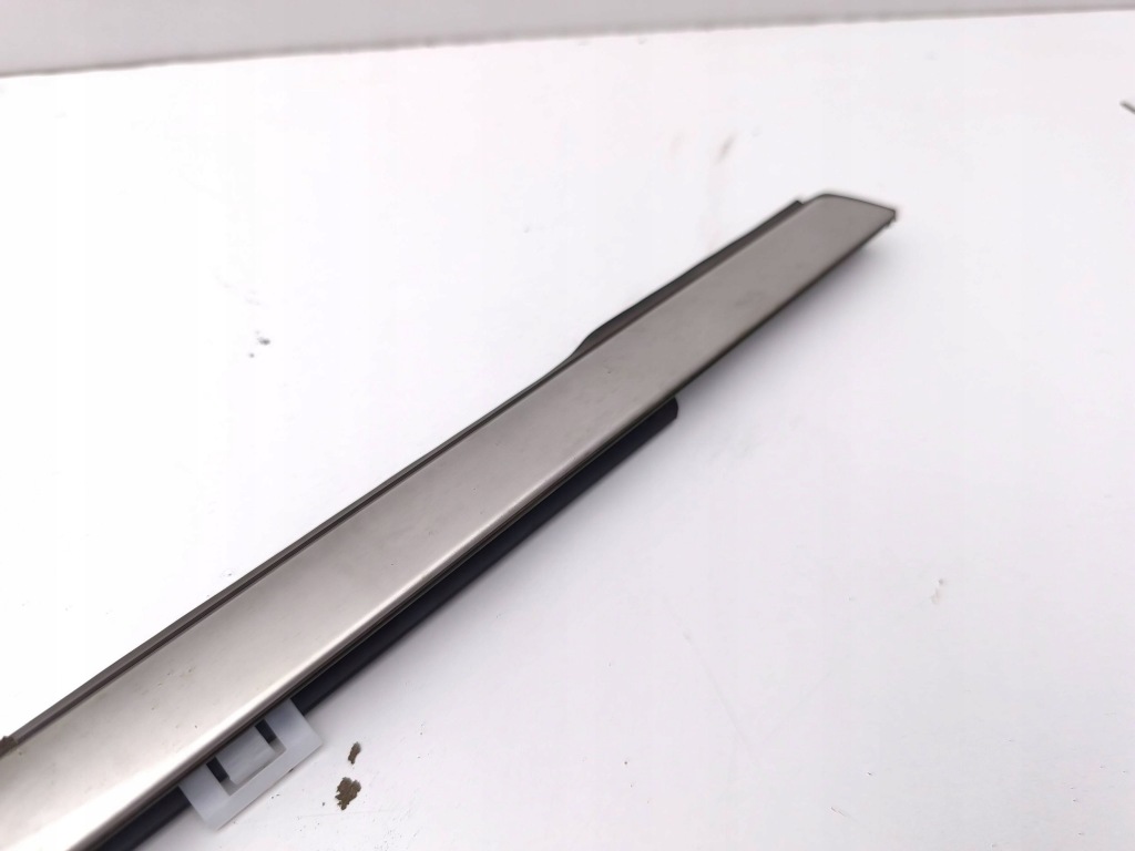 Kia sportage 2022 молдинг стекло задний Недорого