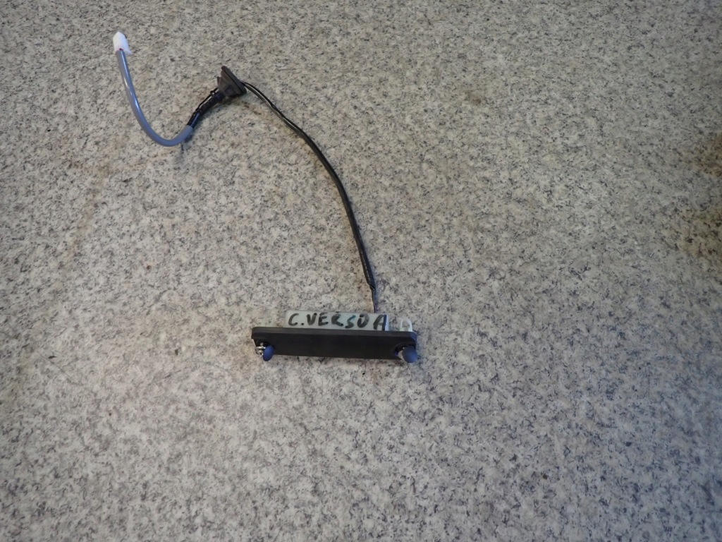 фото №2, Toyota corolla verso 04- switch кришки задня кнопка