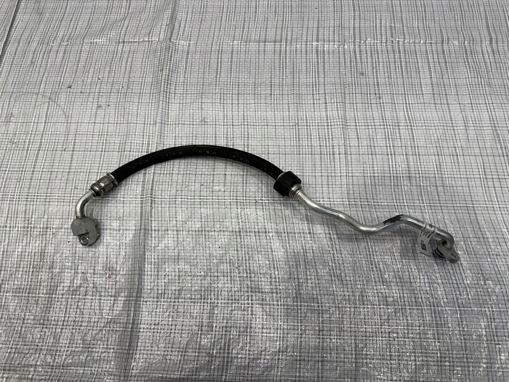 фото №1, Шланг кондиционера jaguar f-pace lift r-dynamic 23- m8a2-19n601-ca