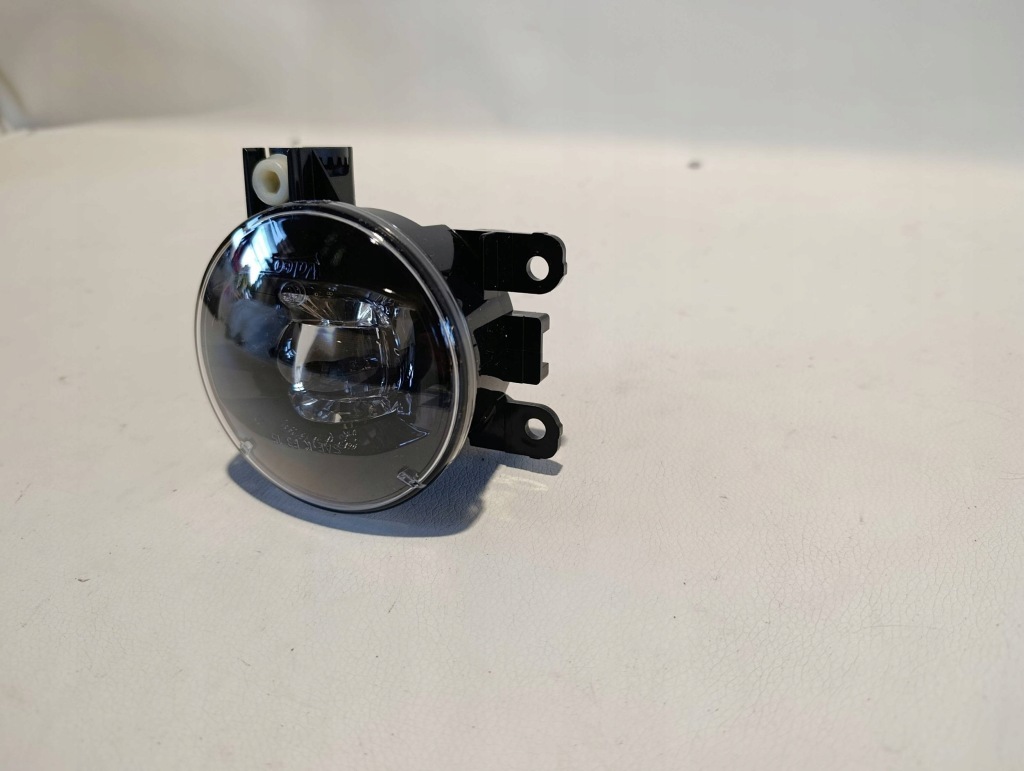 фото №2, Противотуманная фара правый clio iv captur i drl 261507170r