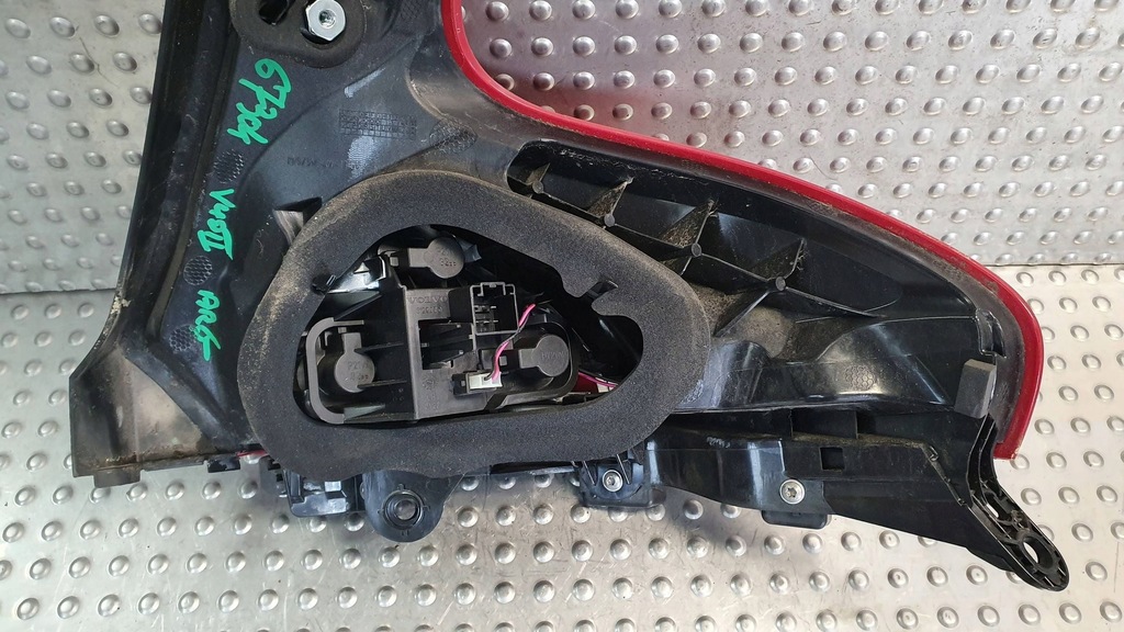 фото №9, Лампа задня ліва volvo v40 ii 31395844 12-