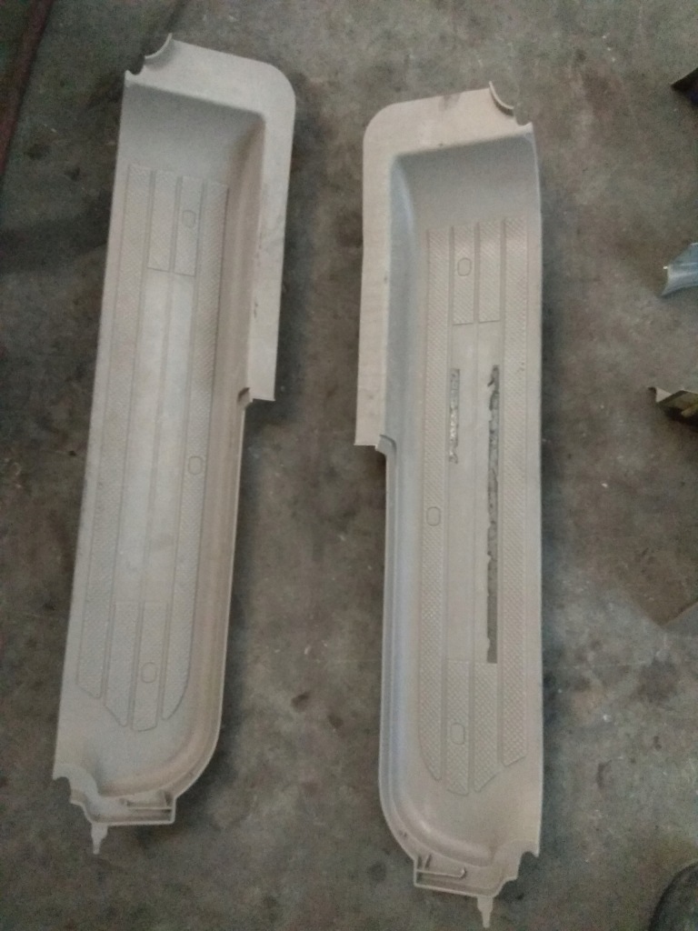 фото №1, Пластик подножка порог правый левый viano 639 krem