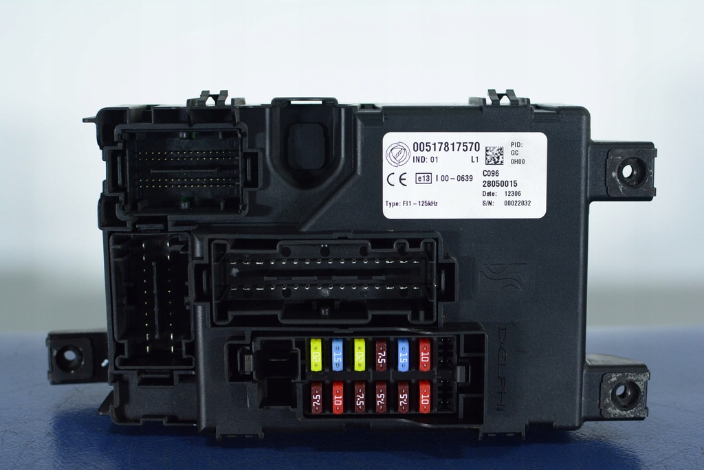 фото №1, Grande punto коробка предохранителей 00517817570