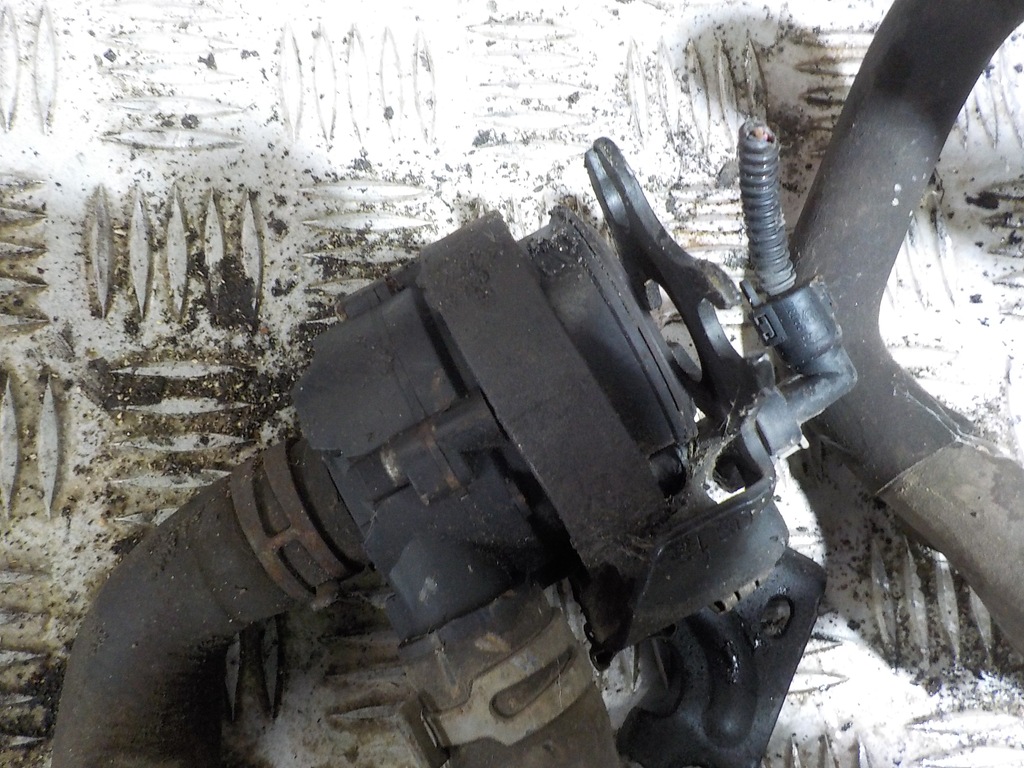 фото №3, Skoda rapid 1.6 tdi 2016r труба рідина охолоджуючої 04l121065ck