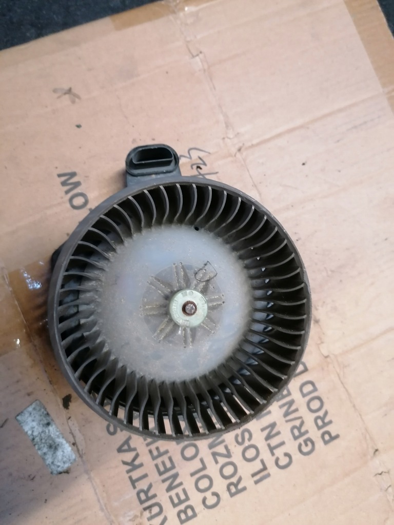 фото №1, Повітродувка обдув toyota auris i lift