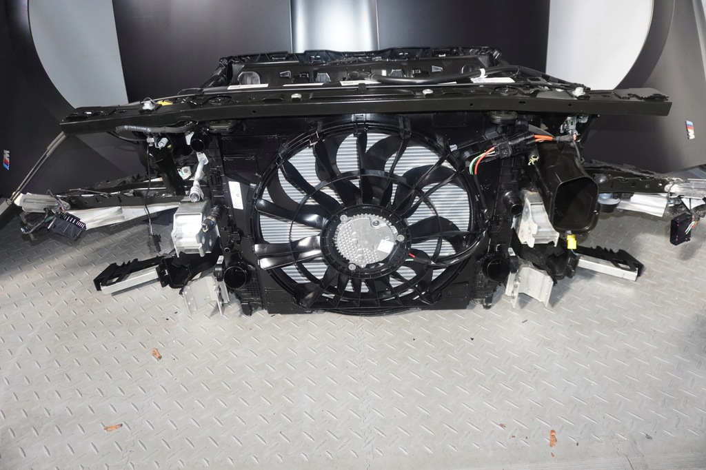 фото №12, Капот лампи бампер bmw i7 g70 m-pakiet c64 2253km