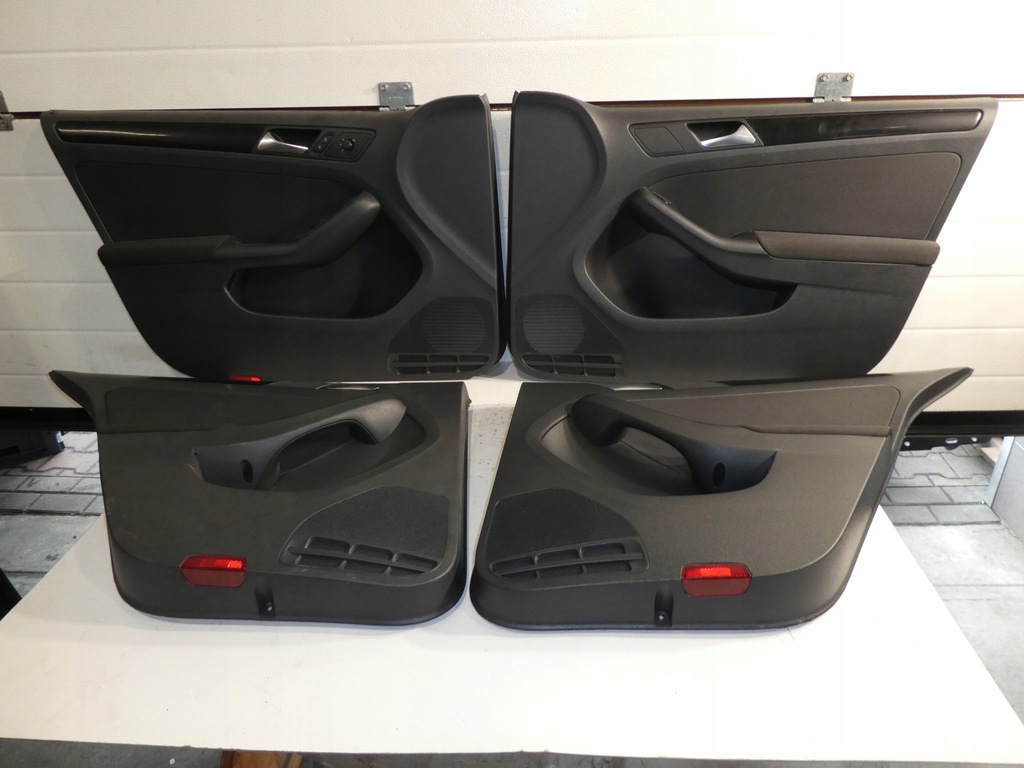 фото №1, Обшивка обивка дверь комплект vw jetta 5c