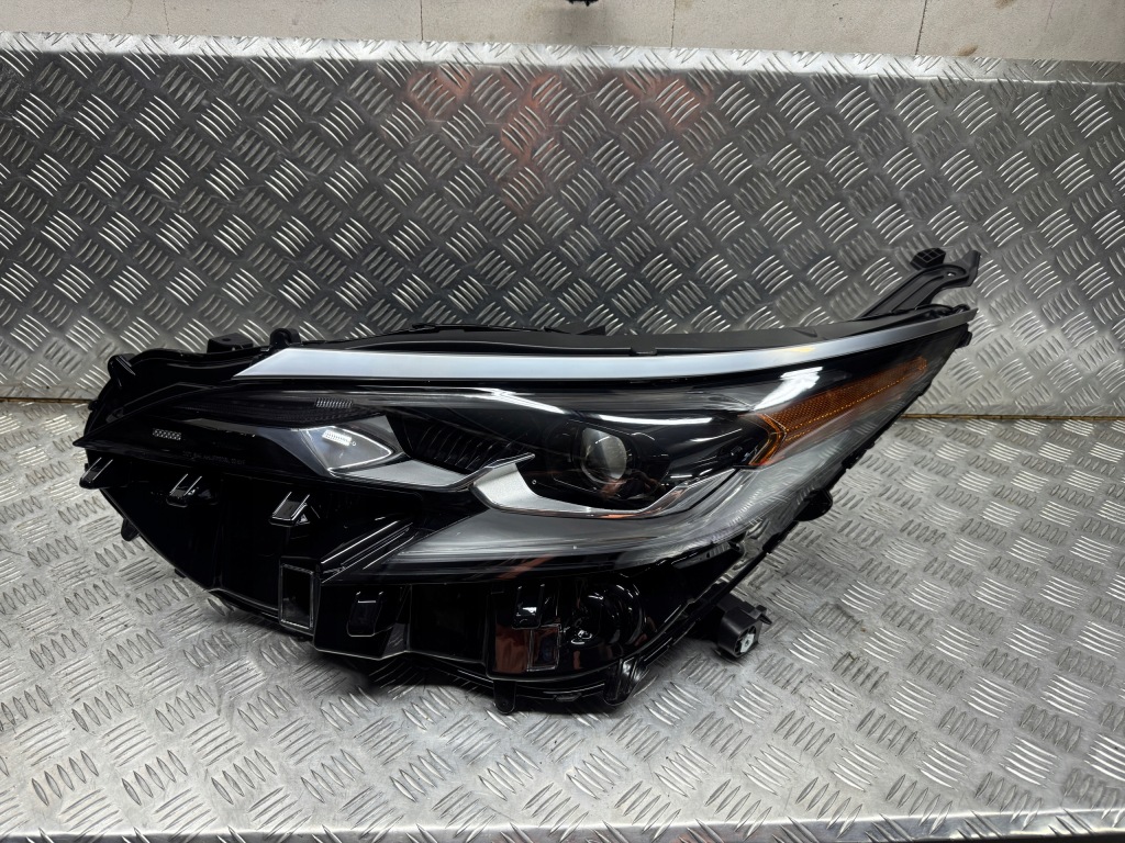 фото №1, Toyota sienna 2021 лампа фара правая левая platinum nowa a