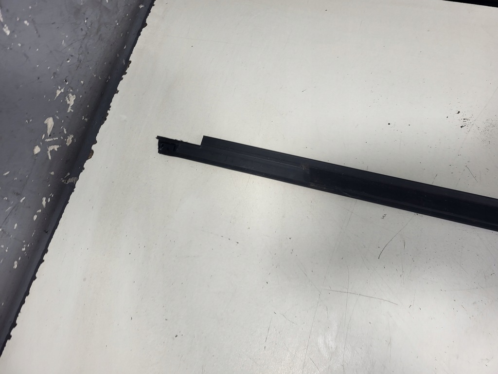 фото №9, Молдинг ущільнювач двері лівий перед renault megane iv kombi