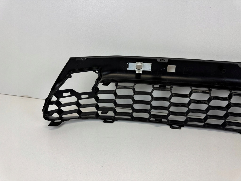 Купити Lexus nx300h nx200t 2014- решітка бампера середня перед 5211278010
