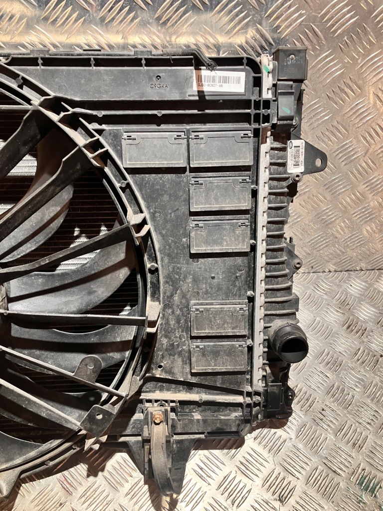 Радиатор вентилятор радиатора jaguar e-pace x540 17- 2.0 d с Разборки