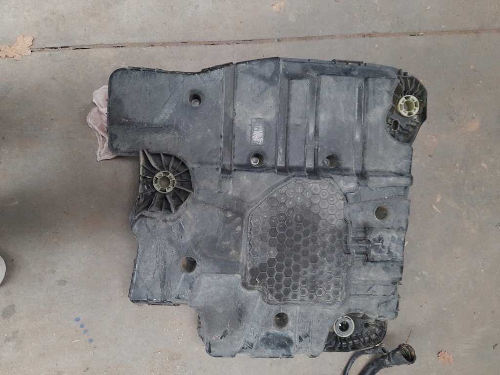 фото №9, Peugeot 208 i lift 1.5 bhdi бак adblue заливна горловина kpl.