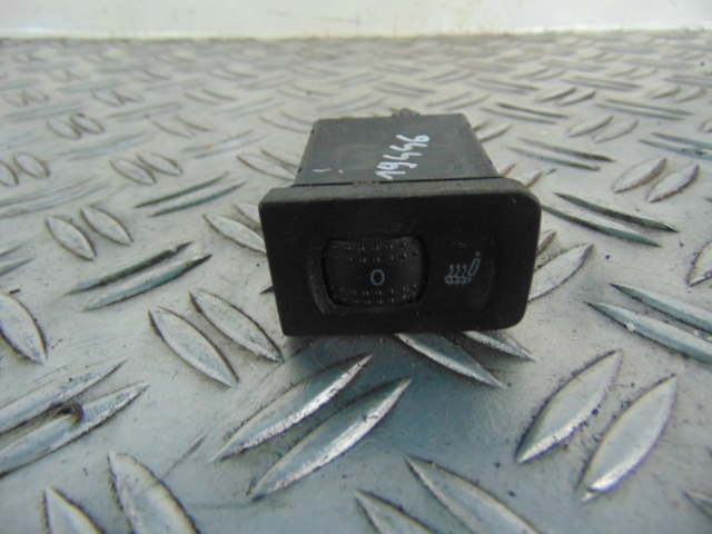 фото №1, Volkswagen golf выключатель --- podg. сидений