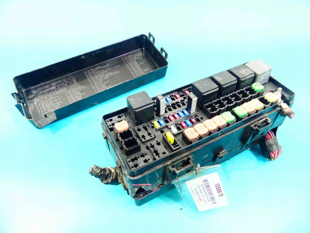 фото №1, Коробка запобіжників lancia thema ii 11-14 300c