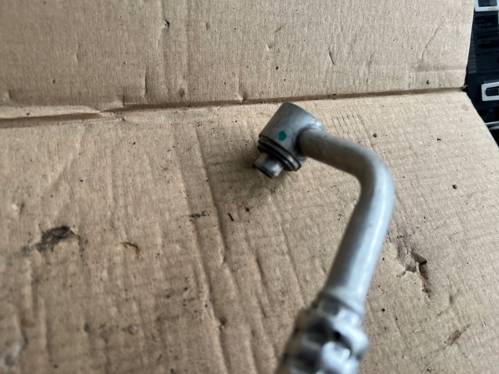 Bmw x1 f48 труба шланг кондиціонера 9869634 Доставка