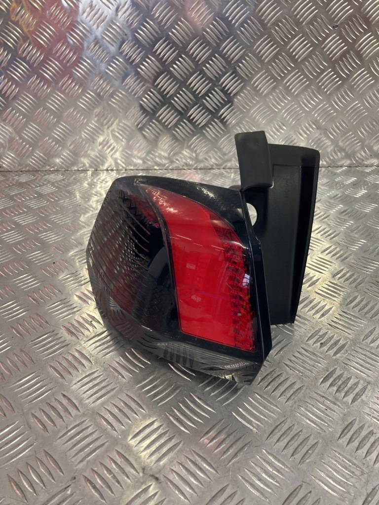 фото №1, Лампа левый задняя w крыло peugeot 5008 ii 16-