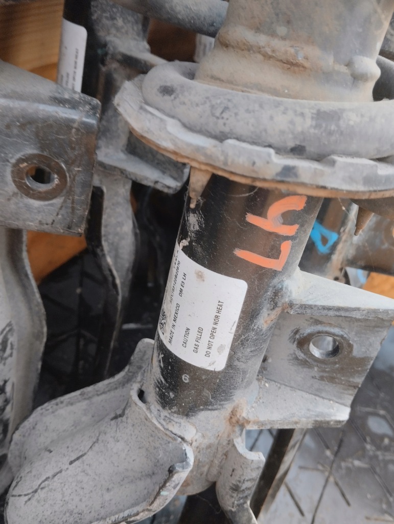 Tesla 3 / 3 рестайлинг  амортизатор перед awd 4x4 Цена