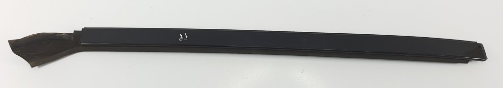 фото №1, Молдинг скло лобове права mercedes glk x204