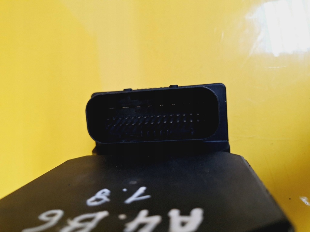 Насос блок керування abs 8e0614517 audi a4 b6 1.8 nr170 Зі Шроту