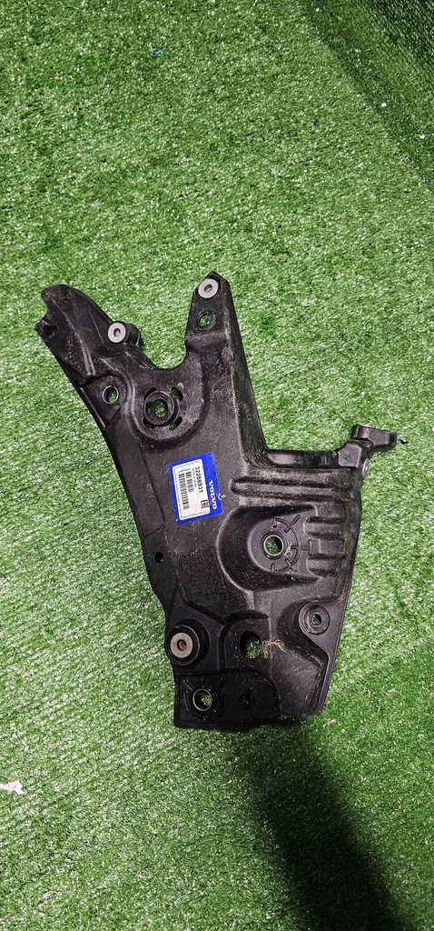 фото №1, Volvo v60 2018 перед сторона права елементи кріпильні