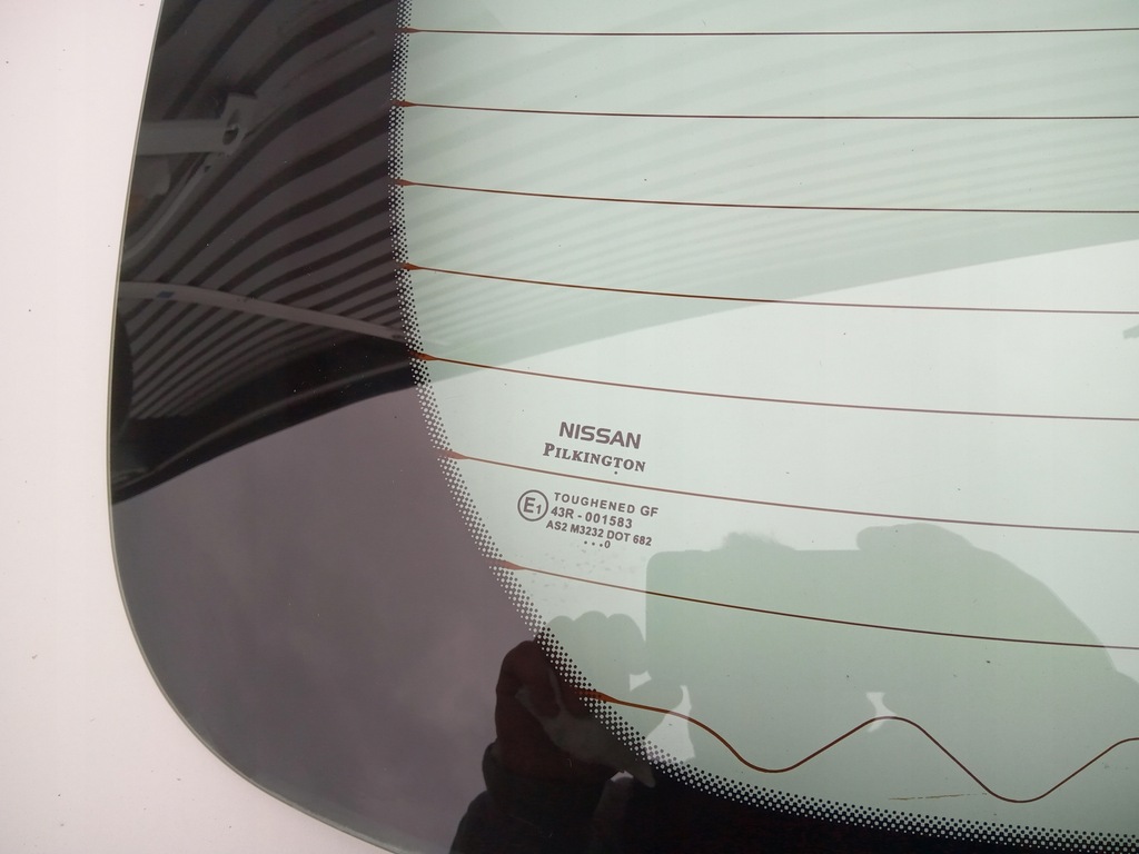 фото №6, Скло кришки багажника підігрівається nissan micra k12