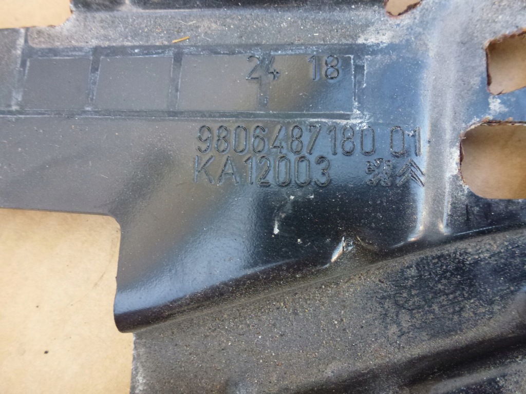 Корпус основание корпус аккумулятор citroen c3 aircross 18r Недорого