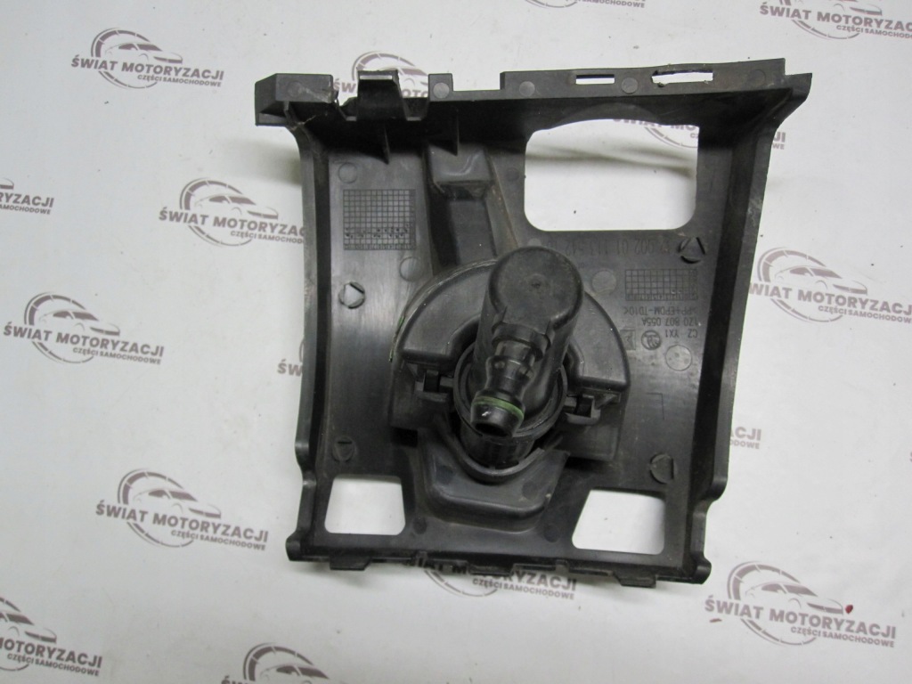 Octavia ii рестайлинг  10r кронштейн омыватель лампы правый перед 120807055a в Украине