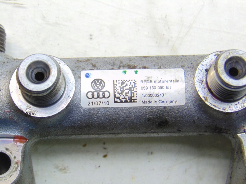 фото №5, Молдинг впрыскная audi q5 8r 3.0 tdi 059130090bt 057130764ad