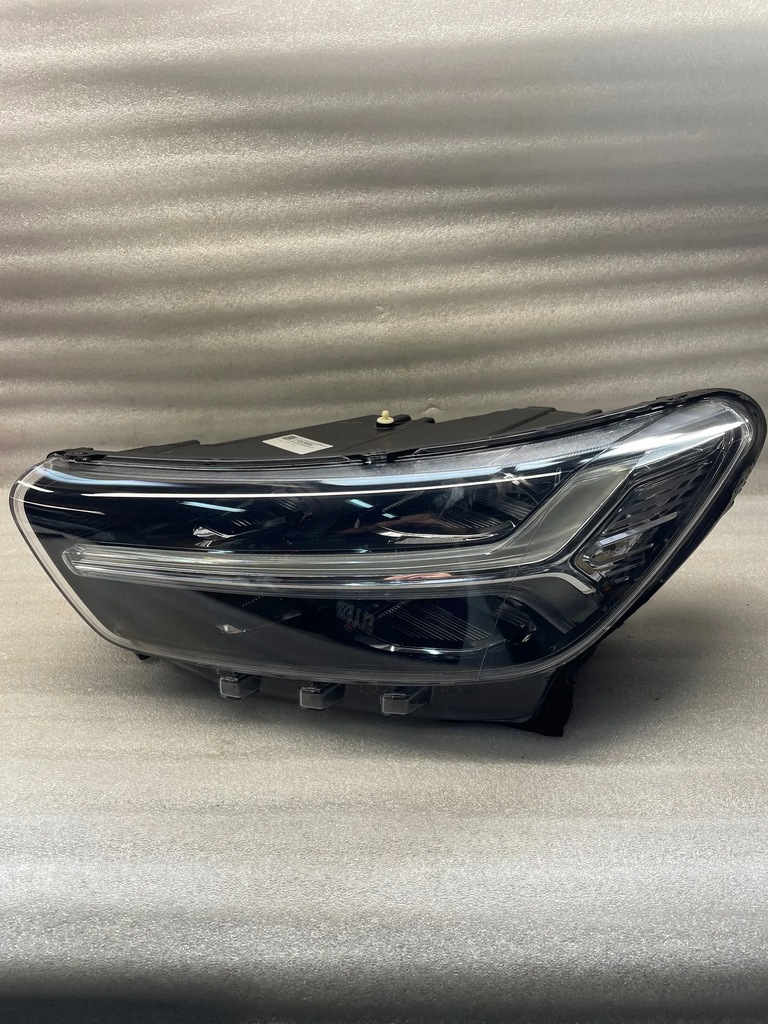 фото №1, Volvo xc40 2020 ліва лампа mid led 31655988