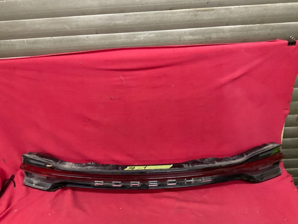 Macan 95b рестайлінг  2018- фара led накладка кришки задній 95b945208 Київ