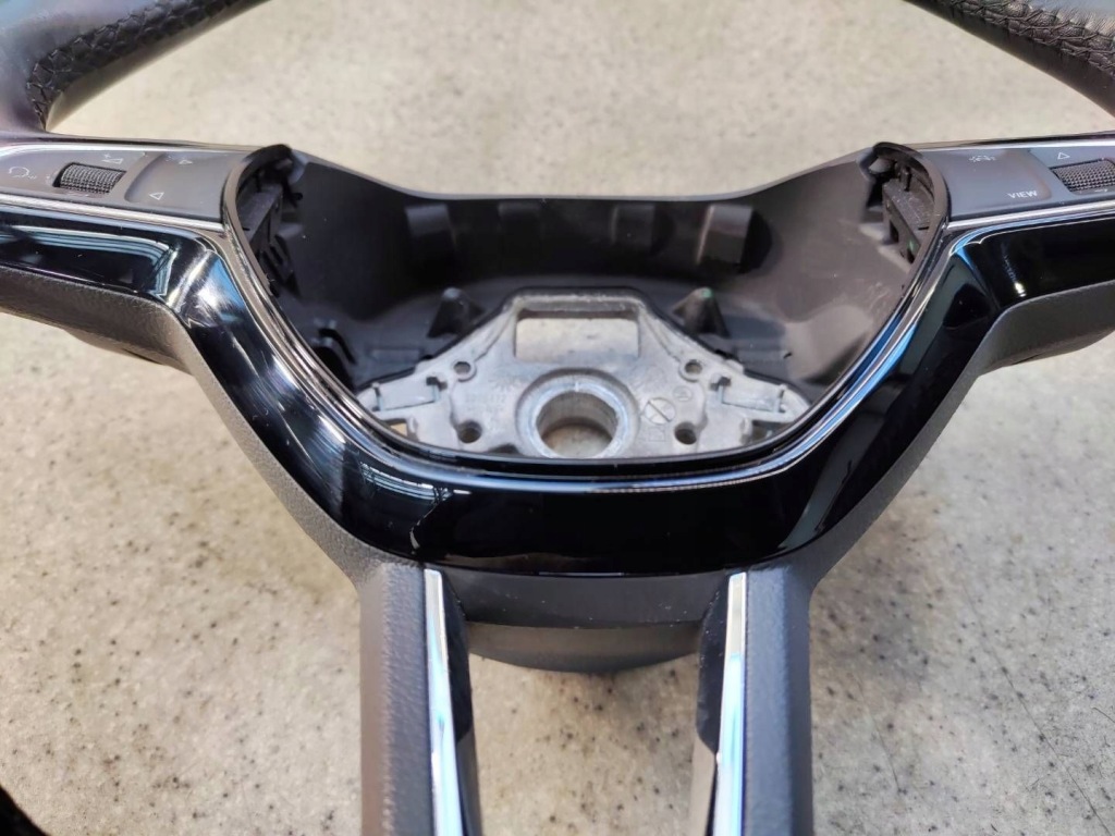 Руль кожаный мультифункция лепестки переключения 5e0419091br skoda superb 3 3v Киев