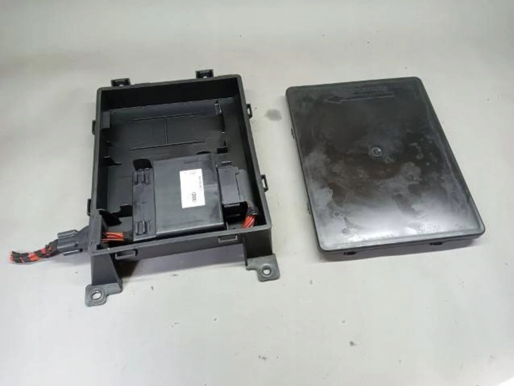 фото №1, Audi a3 8p корпус модуля bluetooth 8p0035619c