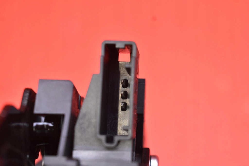 Замок крышки задний  багажника 13515944 opel ampera-e 17-20 с Разборки