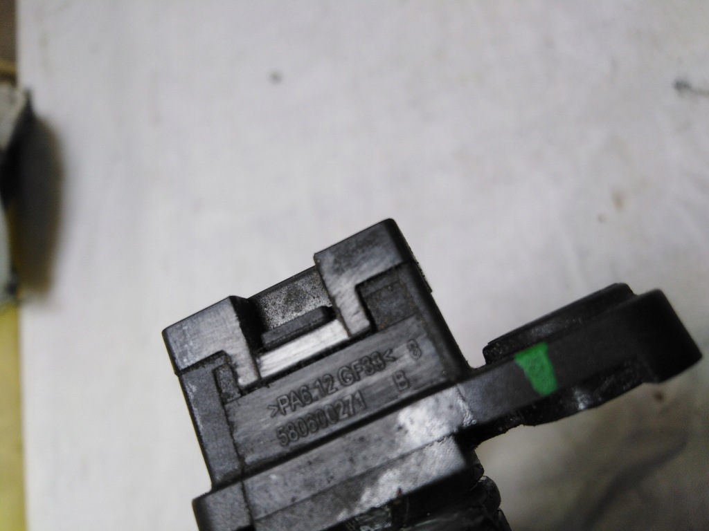 Volvo v40 ii рестайлінг  2,0d датчик рейки рульового управління редуктор 18r eur Зі Шроту