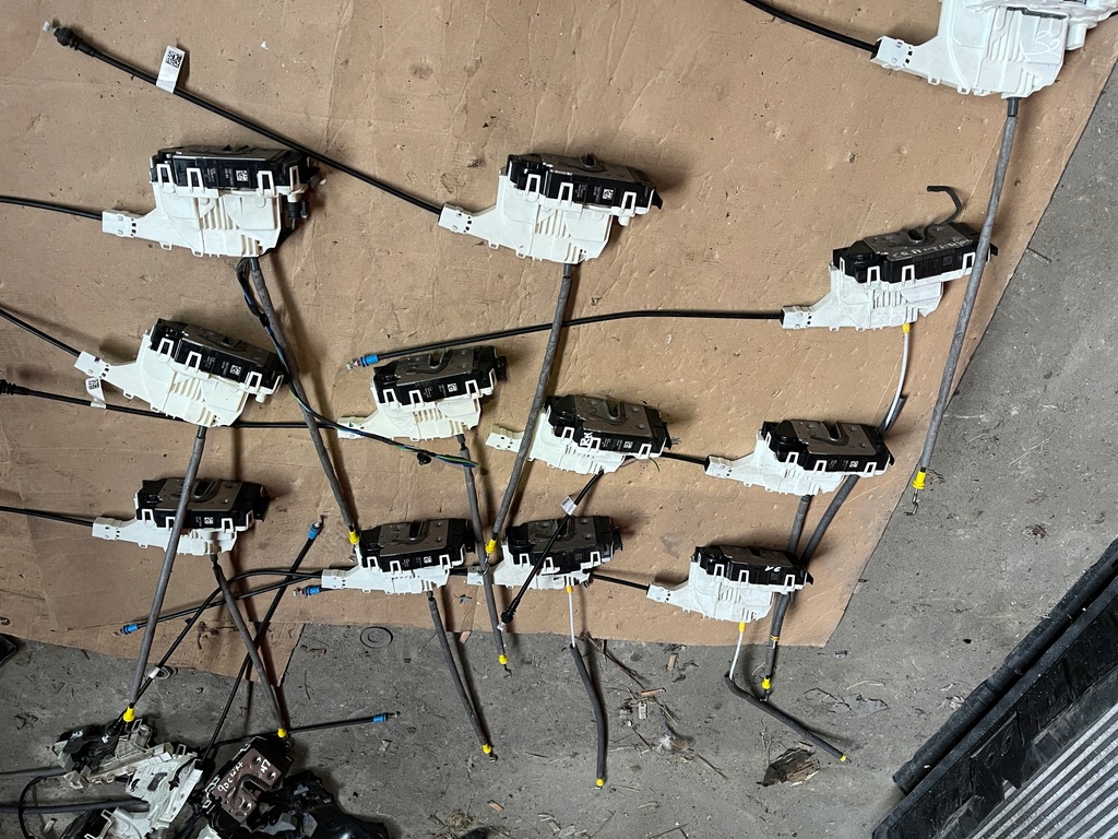 фото №1, Замок sprinter дверь перед правый a9077200300