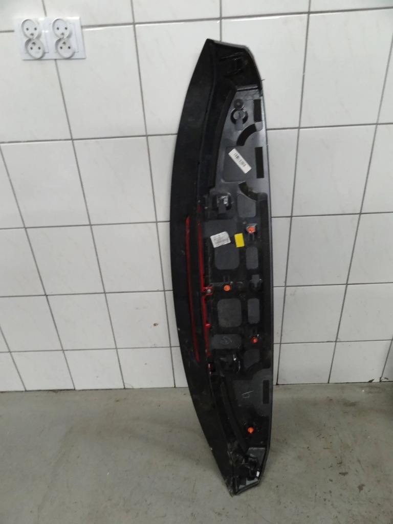 фото №3, Vw t-roc 2021 свет стоп-сигнал накладка крышки 2ga827933