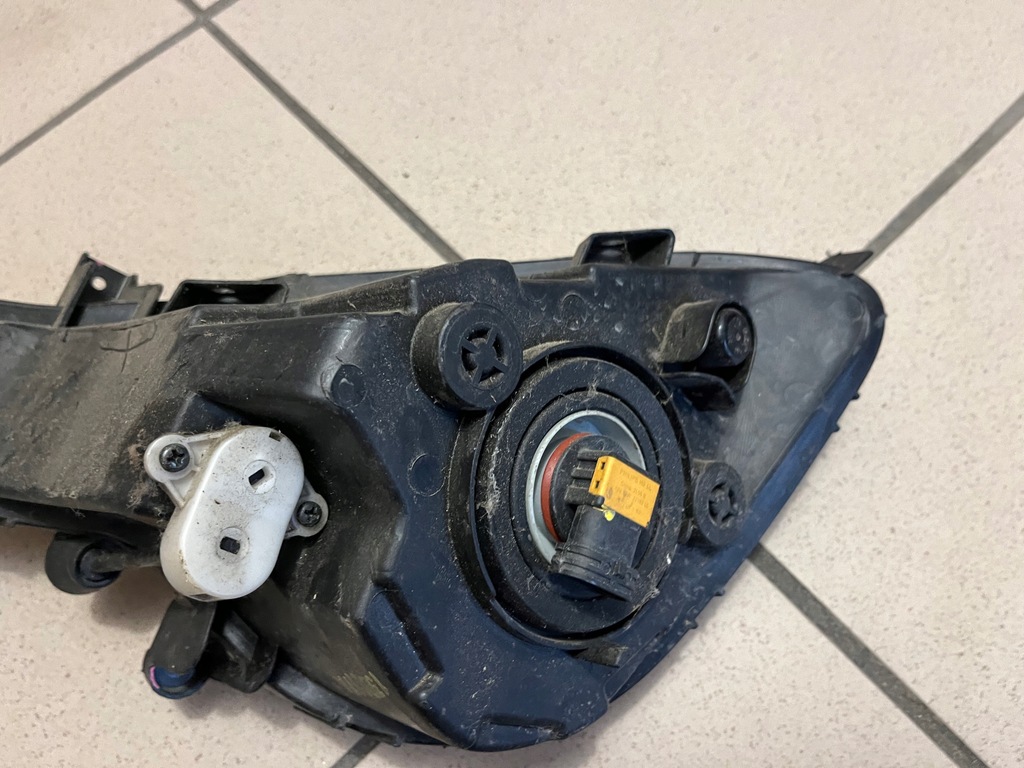 фото №11, Hyundai i40 i-40 11- лампа противотуманная фара правый