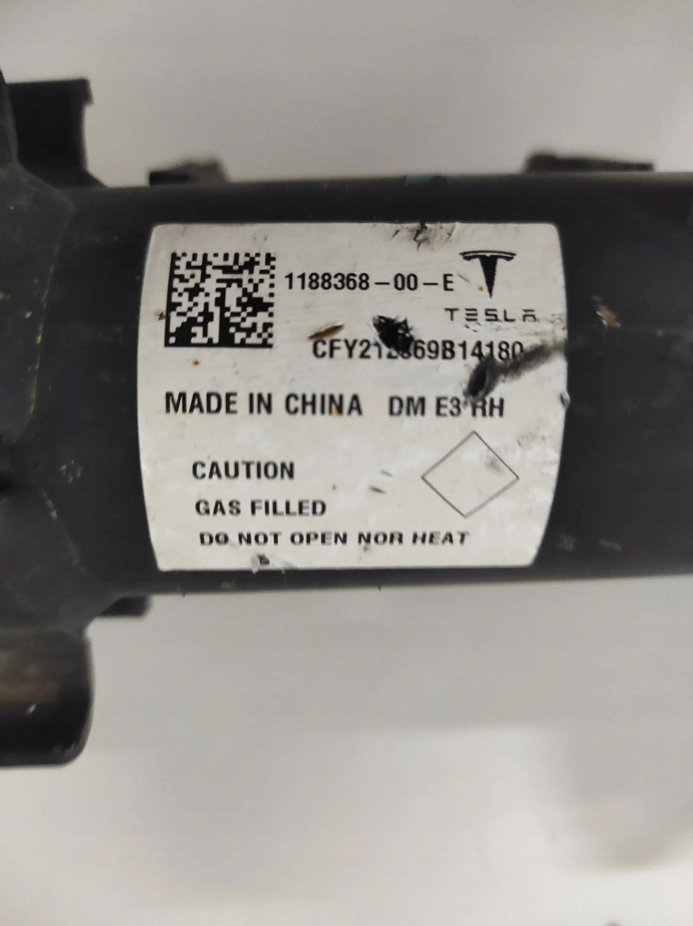 Амортизатор перед передний правый tesla model y Доставка