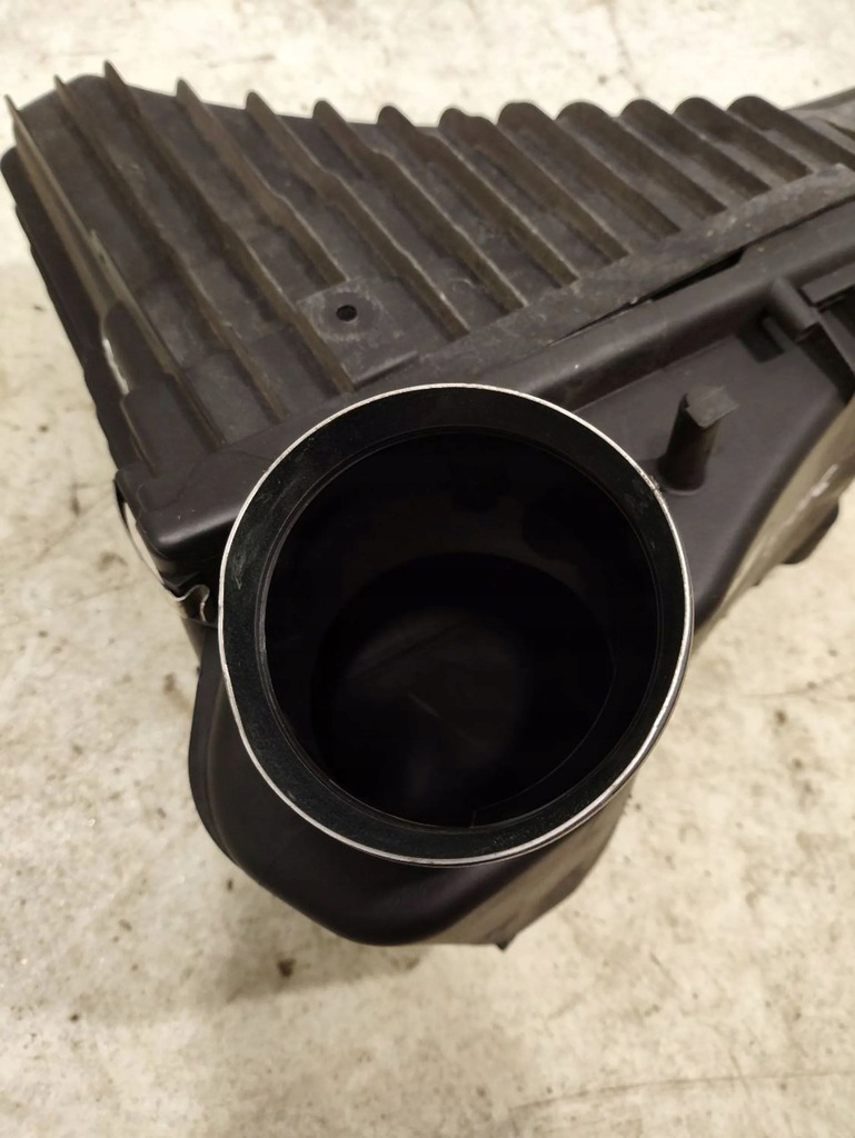 фото №8, Audi q7 4l 2015 корпус фильтров воздуха