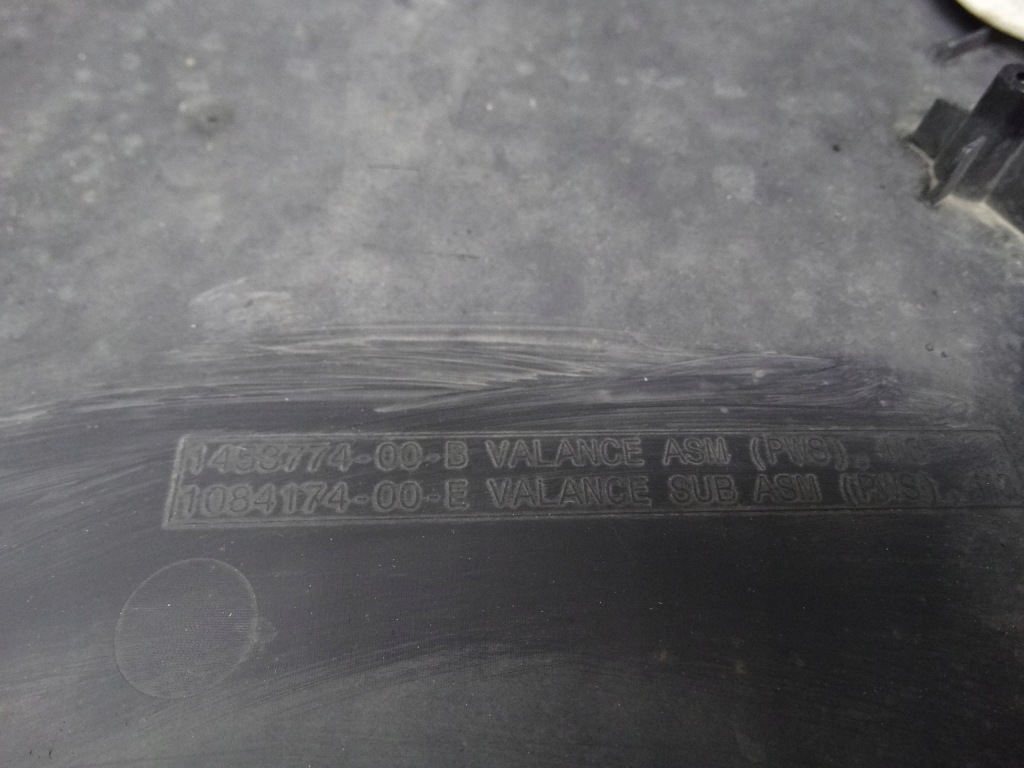 Tesla model 3 17-23 бампер передний оригинальный 1530702-03-b Доставка