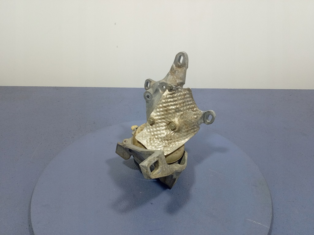 фото №7, Audi q8 rsq8 4m8 4.0 tfsi кронштейн подушка двигуна 4m0399201h