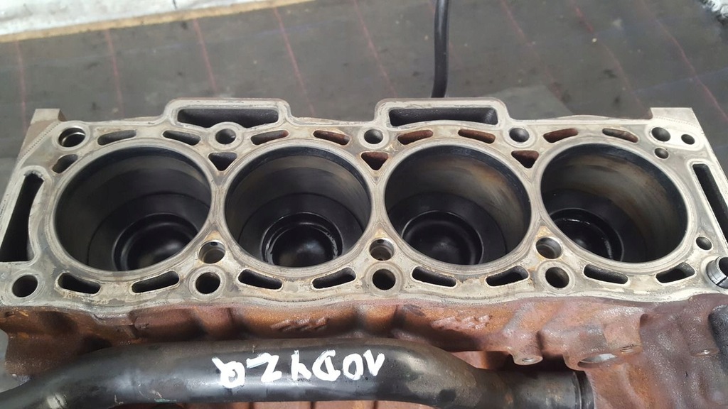 фото №12, Блок двигуна 2,0 tdci 10dyzq t8cc