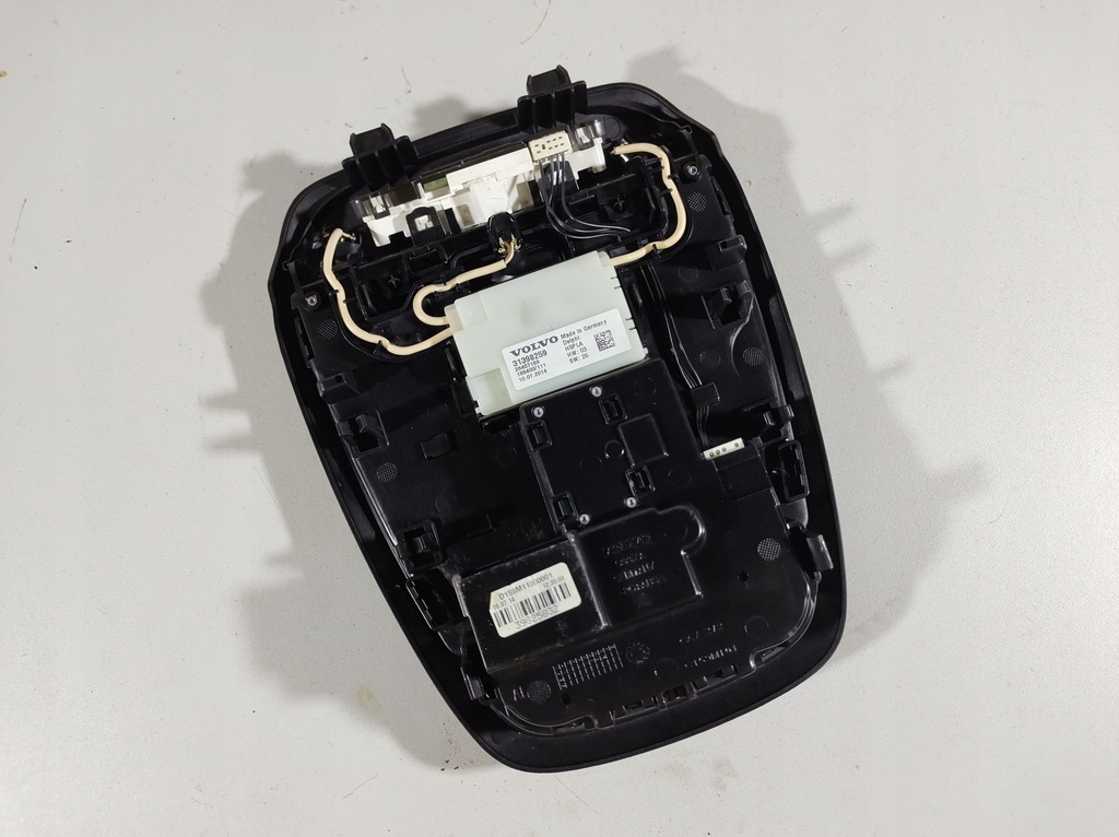 фото №12, Volvo v40 12- лампа потолочный 31398259