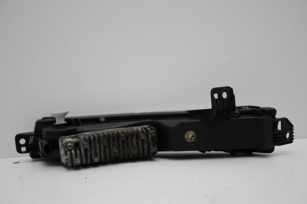 фото №2, Land rover discovery v 5 противотуманная фара led правый идеальное состояние