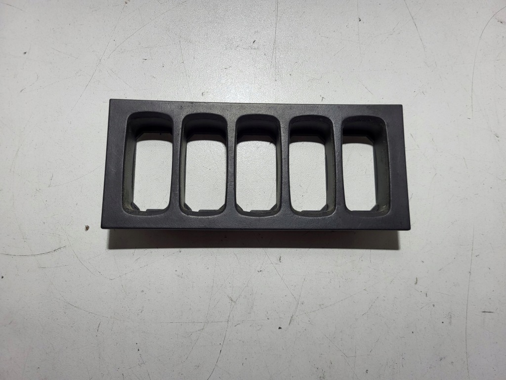 фото №1, Панель переключателей рамка клавиш консоль scania r 1911080