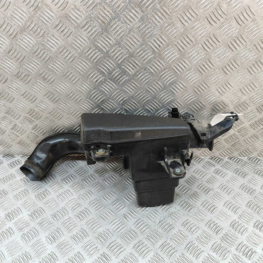 фото №1, Lexus ct 200h 2011 частина труби впуску повітря