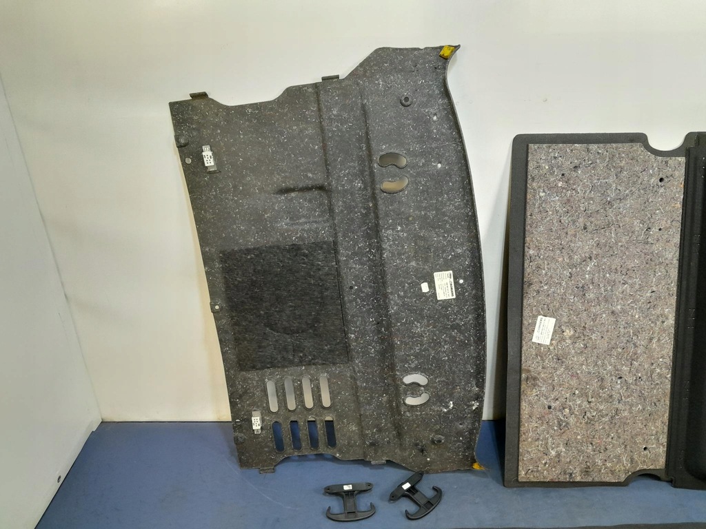 фото №8, Audi a8 d3 підлога обшивка багажника